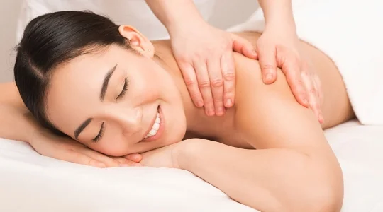 リッツカールトンでのアフタヌーンティーと癒しのアロママッサージ60分＜ワゴンタイプ（英語ドライバー）またはアルファード（日本語ドライバー）＞